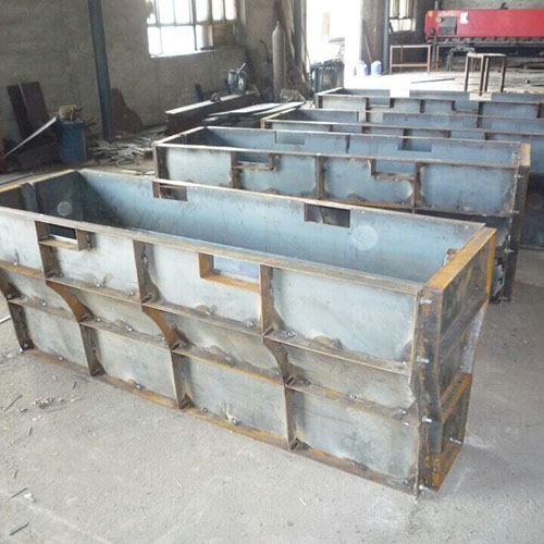 隔离墩钢模具
